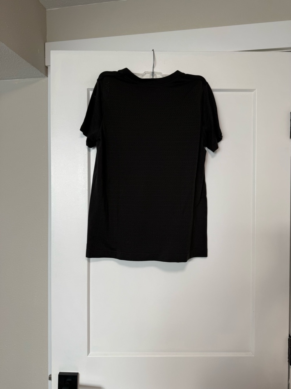 Lululemon Breeze By Short Sleeve Black Size 8 - Picture 4 of 5